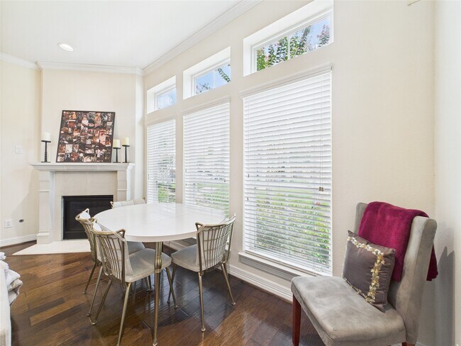 Building Photo - 22 Tassia Ln