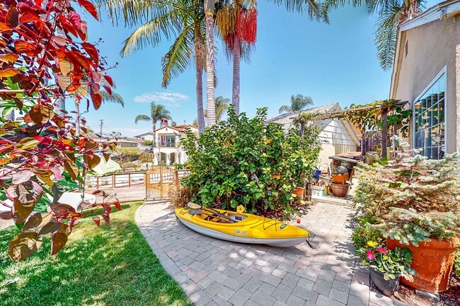 Building Photo - San Clemente Oasis