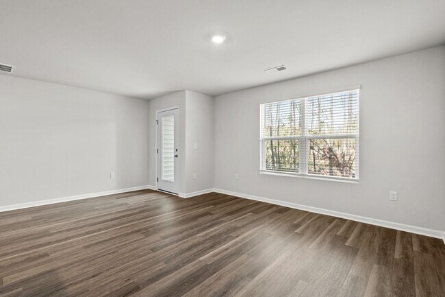 Foto del edificio - 531 Gemstone Blvd