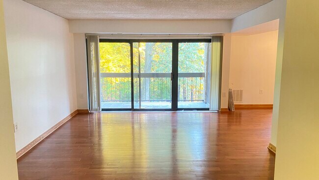 Foto del edificio - 5120 Maris Ave