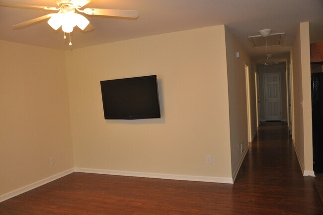 Foto del edificio - Barbaro - Pre-Leasing Now for the Fall Sem...