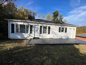 Building Photo - 2766 Court Dr