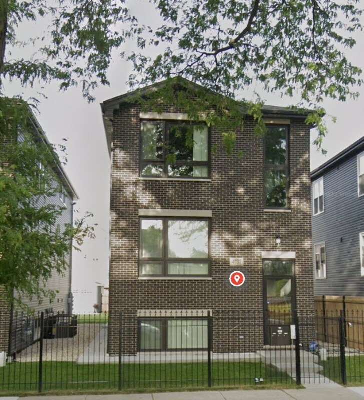 Primary Photo - 4735 S Michigan Ave