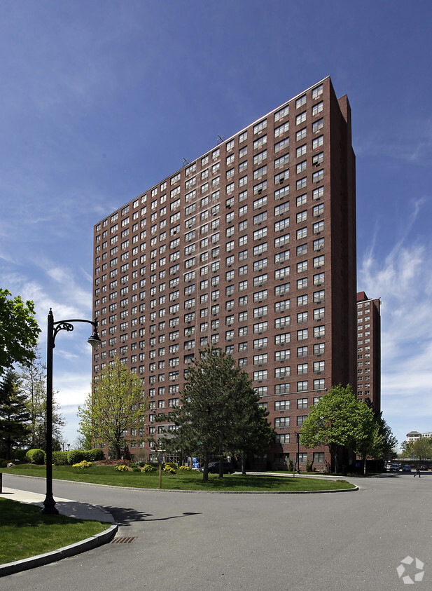 Foto principal - Fresh Pond Apartments