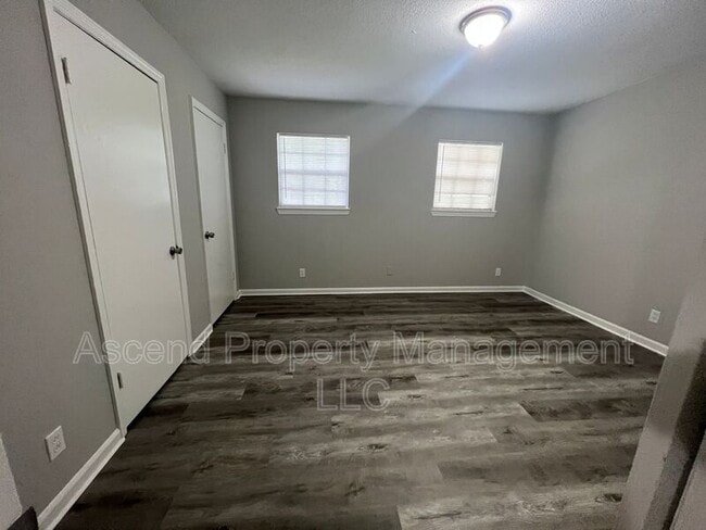 Building Photo - 3216 Gleason Dr