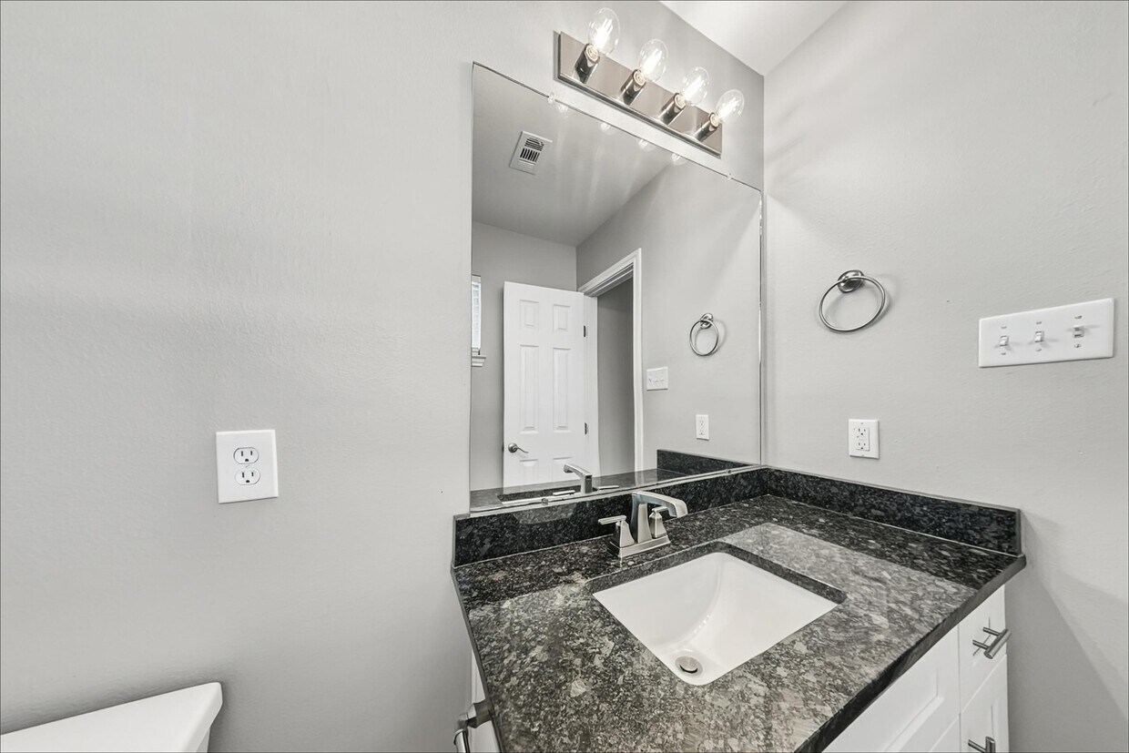 Building Photo - 13319 Ambrosa Dr