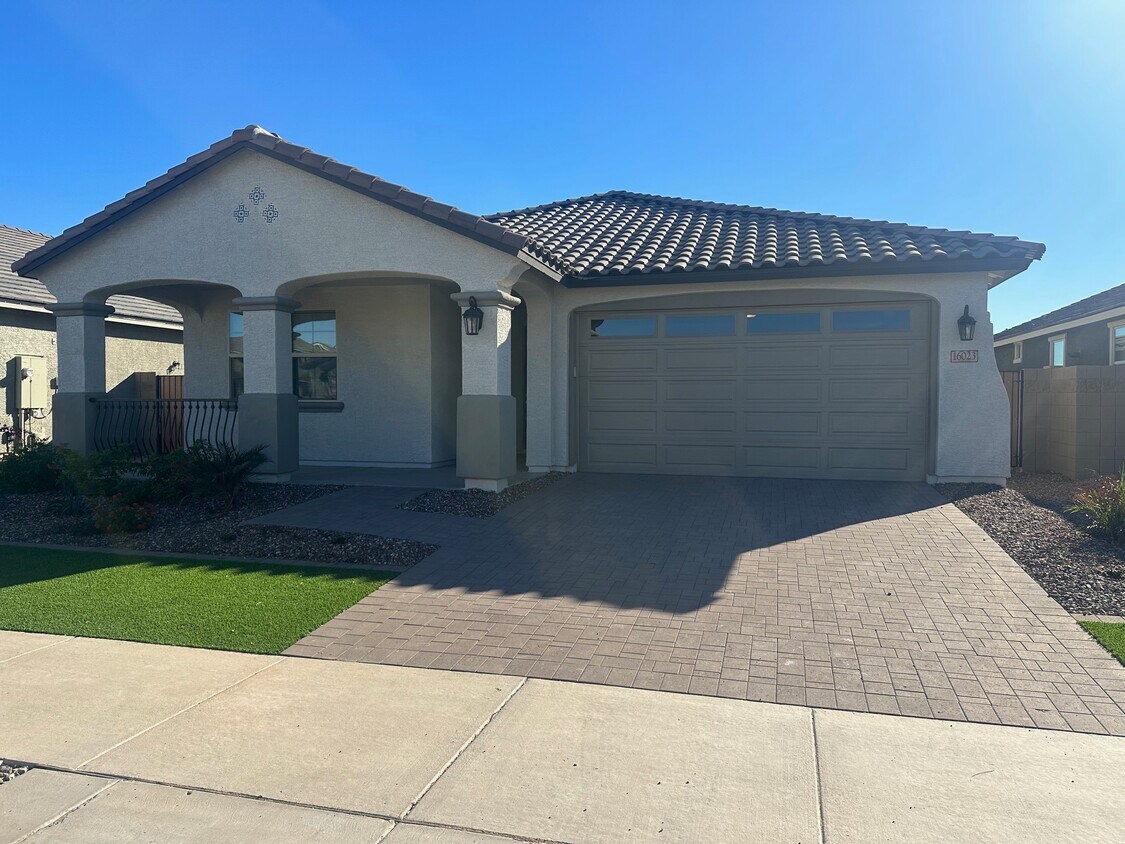 16023 W Sand Hills Rd, Surprise, AZ 85387 House Rental in Surprise