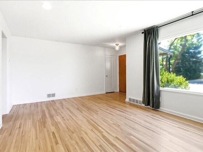 Photo - Millcreek Canyon Rim updated 3 bed 2 bath home