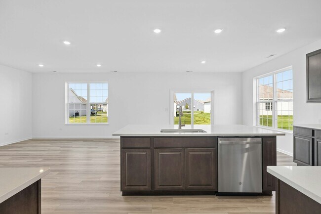 Foto del edificio - 1325 Fawnlily Cir