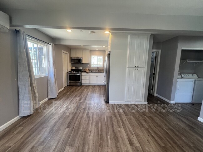 Foto del edificio - 6373 Osler St