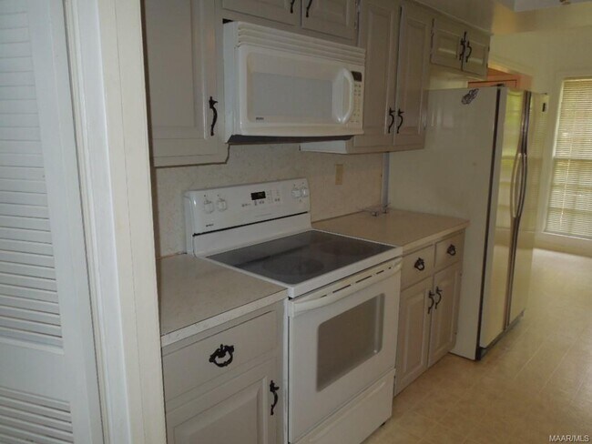 Foto del edificio - 2169 Edinburgh Dr