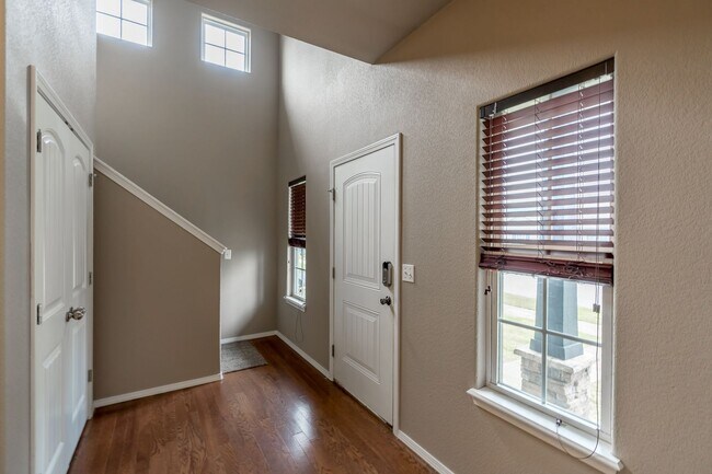 Foto del edificio - Spacious 3 Bedroom Home Close to UofA!