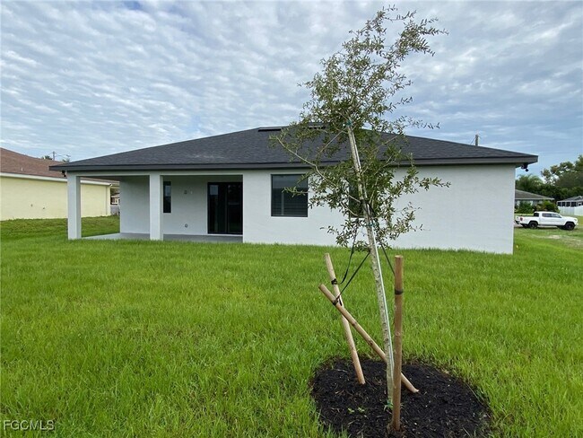 Foto del edificio - 702 NW 2nd Ln