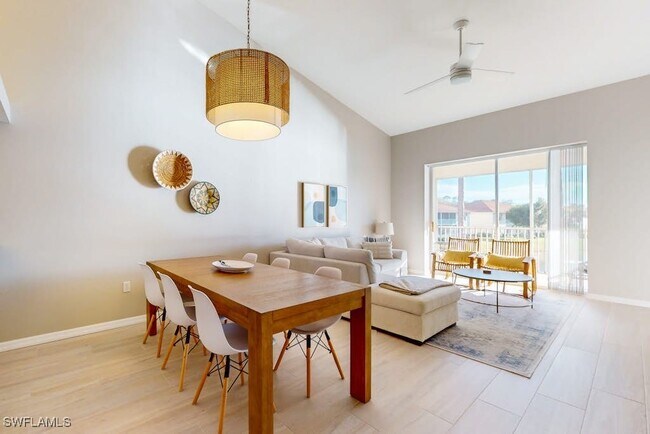 Building Photo - 350 Robin Hood Cir