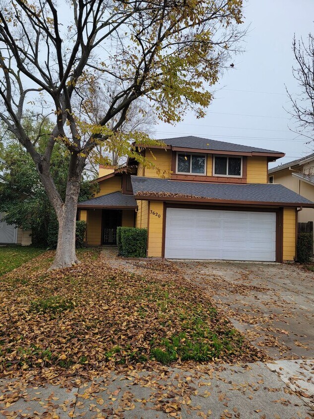 Primary Photo - Adorable 3 bedroom 2.5 bath home