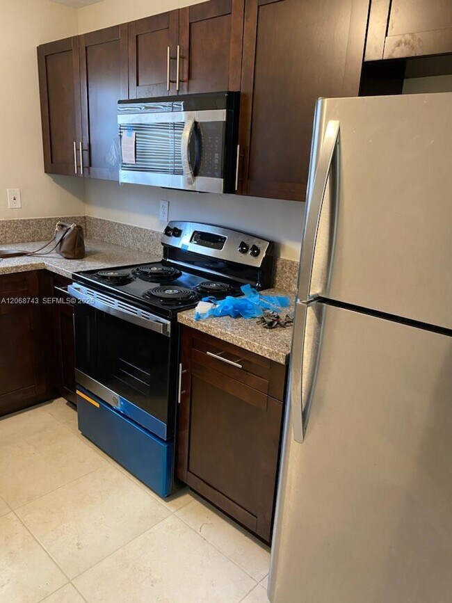 Foto del edificio - 2416 NW 79th Terrace