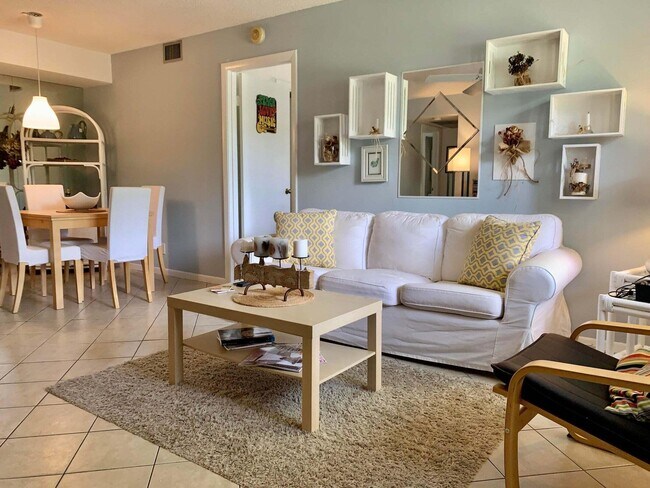 Foto del edificio - 7070 Golf Colony Ct