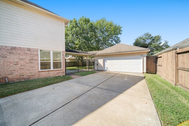 Building Photo - 16322 Drystone Ln