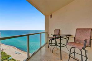 Foto del edificio - Collins Avenue, Sunny Isles Beach, FL 33160 - 1 BR 1.5 BA condo
