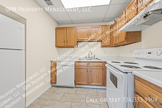 Foto del edificio - 412 Grand River Ave