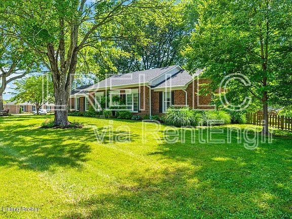 Building Photo - 12100 Maplewood Rd
