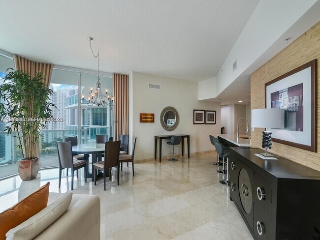 Foto del edificio - 150 Sunny Isles Blvd