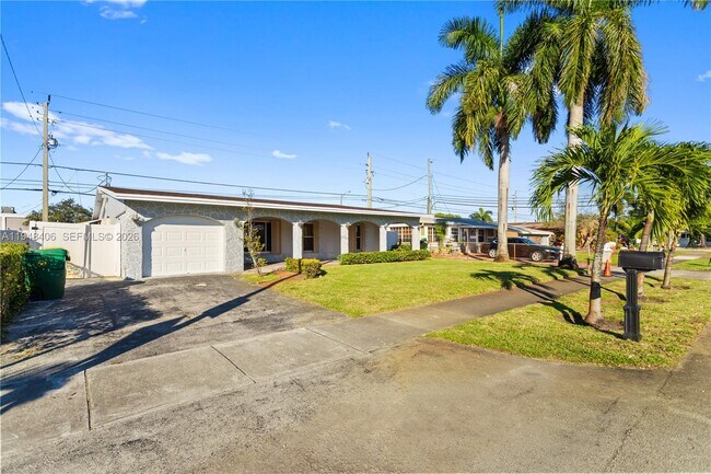 Foto del edificio - 3521 NW 18th Pl