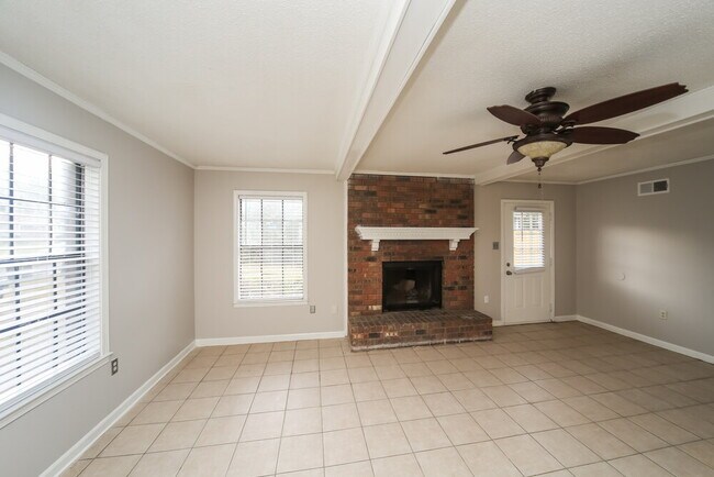 Foto del edificio - 7272 Eggleston Rd