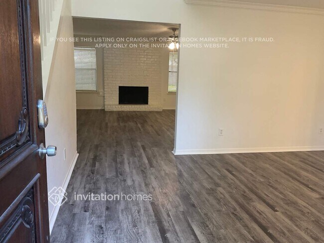 Building Photo - 4018 Pecan Knoll Dr