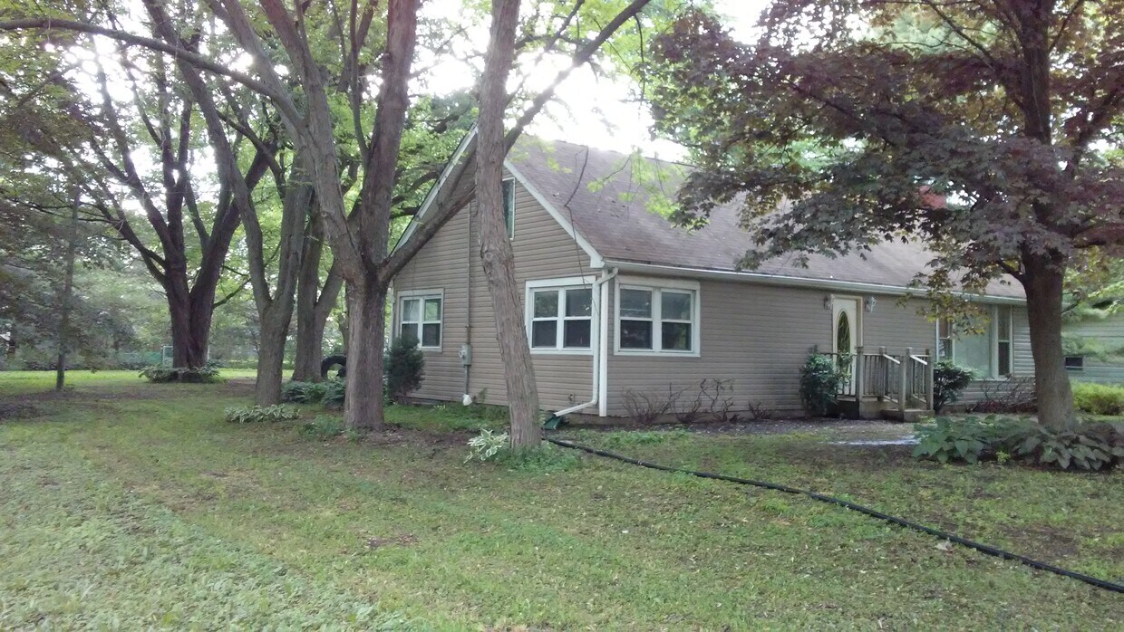 2S571 River Oaks Dr, Warrenville, IL 60555 House for Rent in