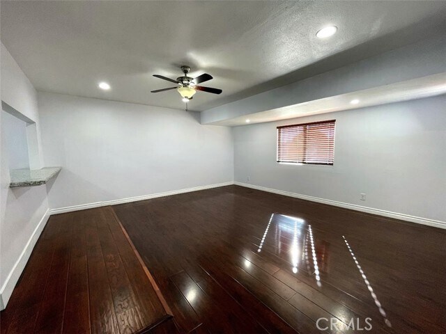 Foto del edificio - 1341 W School St