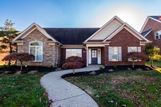 Building Photo - 1006 Champions Cir