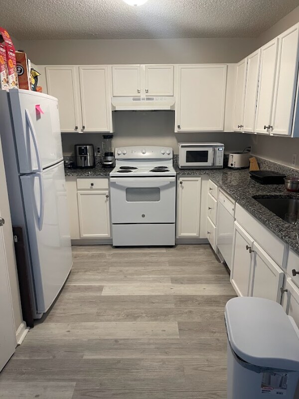 6127 McIntyre Ridge Dr, Charlotte, NC 28216 House Rental in Charlotte