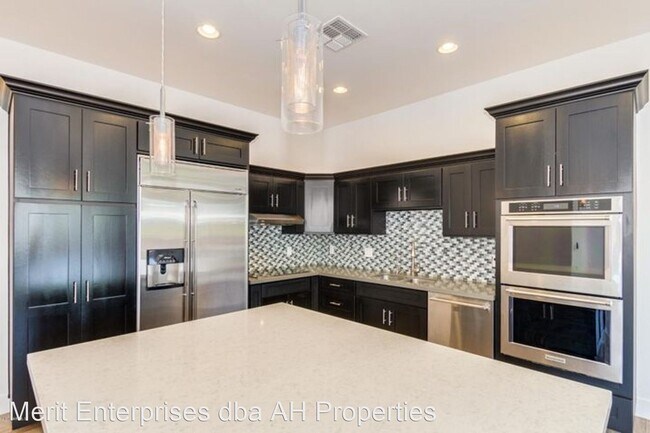 Building Photo - 4 br, 3 bath House - 3814 N 9TH ST