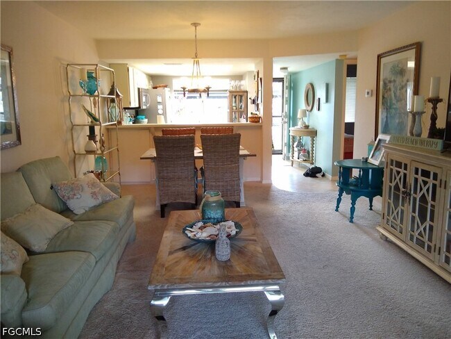 Foto del edificio - 13076 Cross Creek Ct