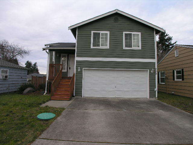 Building Photo - JOHN - 775