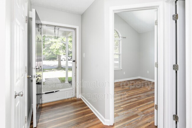 Building Photo - 1370 The Kings Ct