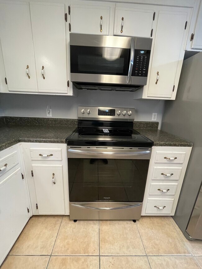 Foto del edificio - 1613 Green Briar Pkwy