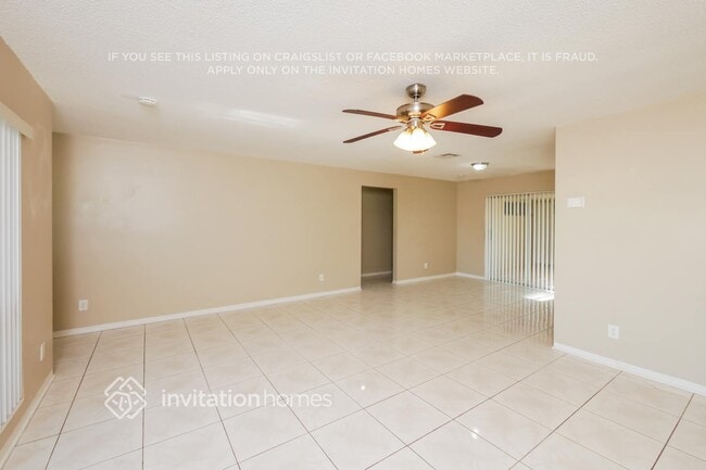 Building Photo - 700 S Rainbow Dr