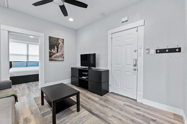 Foto del edificio - 412 Drew St