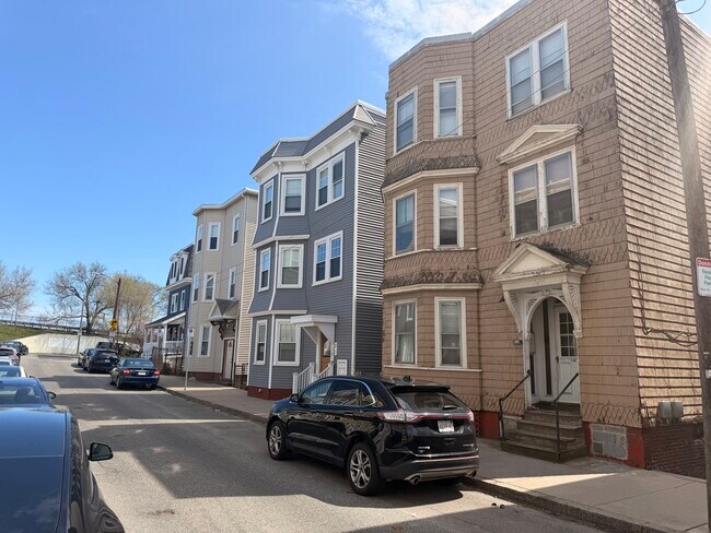 Foto del edificio - 18 Washburn St