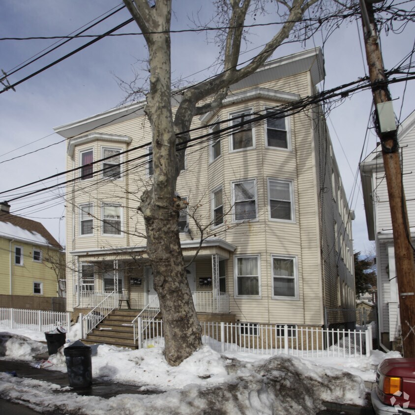 Building Photo - 647-649 Montgomery St