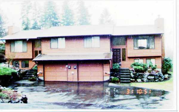 Building Photo - 807-809 Emerald St