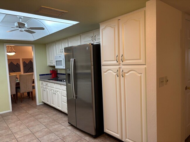 Building Photo - Lovely Home in 45+ Active Adult Community of Leisure World.  Available May through December 2026,...