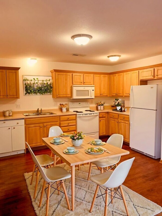 Foto del edificio - Peaceful Living in Pleasant Hill – Availab...