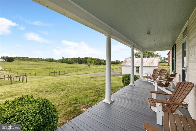 Foto del edificio - 5452 Middle Rd