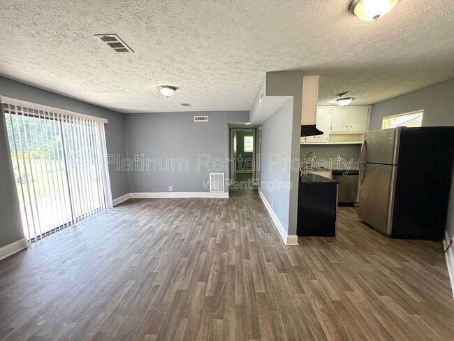 Building Photo - 1512 Waverly Way