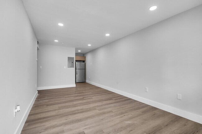 Foto del edificio - 560 NE 63rd St