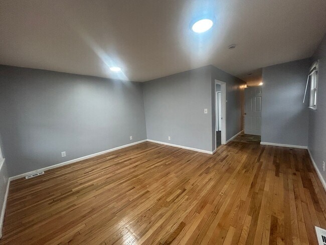 Foto del edificio - Cozy 3 Bedroom Single Family House for Rent in Neptune!