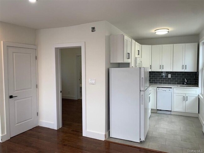 Building Photo - 222 Jessamine Ave